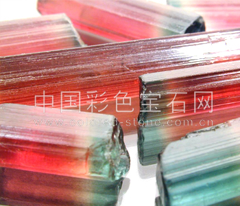 碧玺原矿晶体,中国彩色宝石网