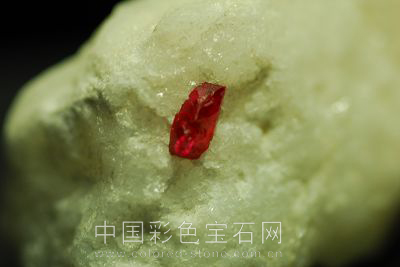 尖晶石,spinel,原矿,天然,中国彩色宝石网