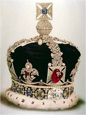 尖晶石,spinel,中国彩色宝石网,英国国王皇冠上重达170克拉的“黑太子”红色尖晶石