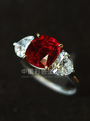 红宝石戒指 彩色宝石