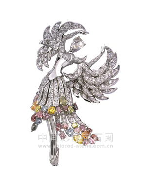Isadora ballerina clip彷彿羽毛般的轻柔線条将舞者的姿态打造得栩栩如生。