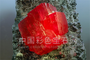 高品质红纹石晶体