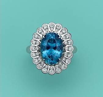 Tiffany戒指，椭圆形蓝碧玺重5克拉