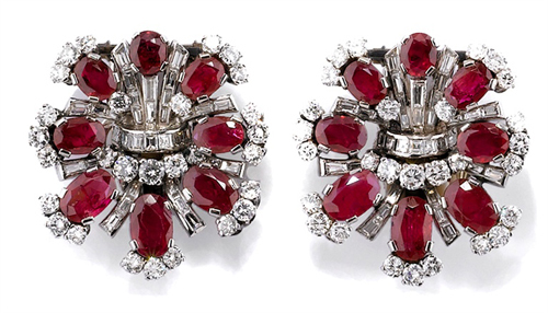 宝格丽红宝石花朵别针