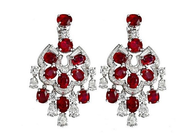 宝格丽红宝石耳环